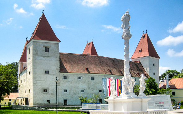 Schloss Orth
