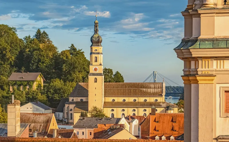 Die Stadtpfarrkirche Mariä Himmelfahrt in Deggendorf