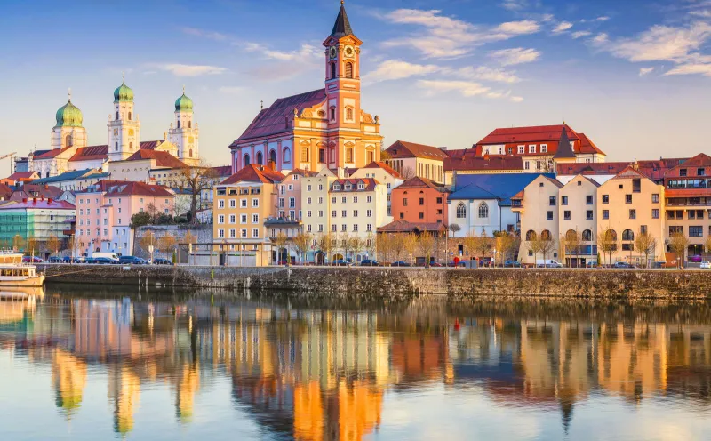 Von Passau aus die Donau entlang