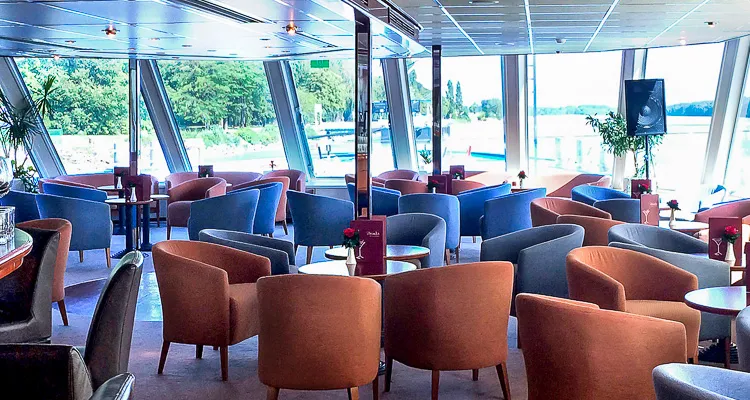 MS Carissima, Lounge